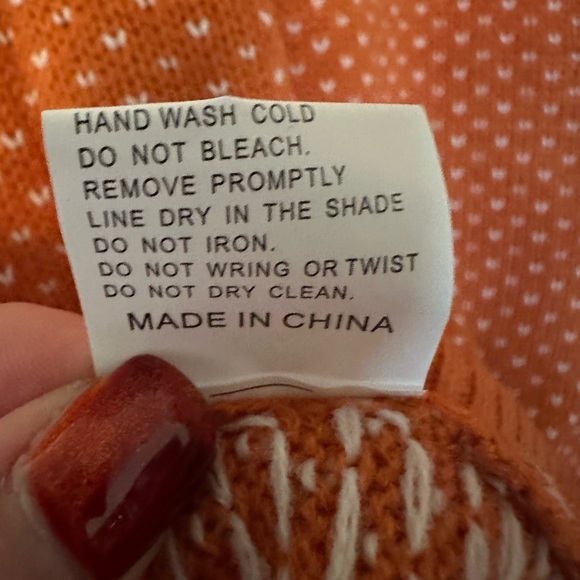 Adorable Ghost Sweater 🎃 👻 - Picture 7 of 8